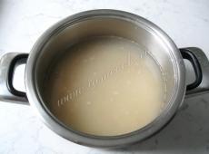 حساء الكرنب المصنوع من مخلل الملفوف مع الفطر والفاصوليا، وصف حساء الكرنب الجنائزي