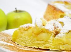 Яблочный пирог на сметане вкуснее шарлотки, и легкий в приготовлении Заливной пирог с тертыми яблоками
