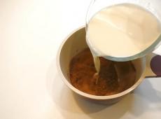 ไอศกรีมช็อกโกแลตกับถั่ว วิธีทำไอศกรีมกับถั่วมาร์ชเมลโล่
